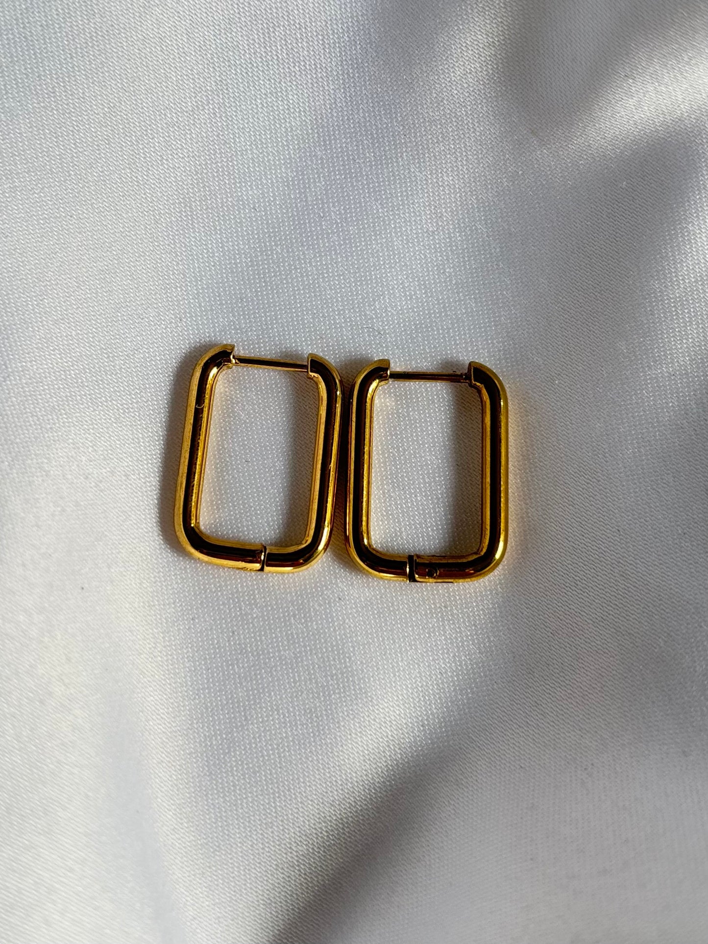 Essential square hoops