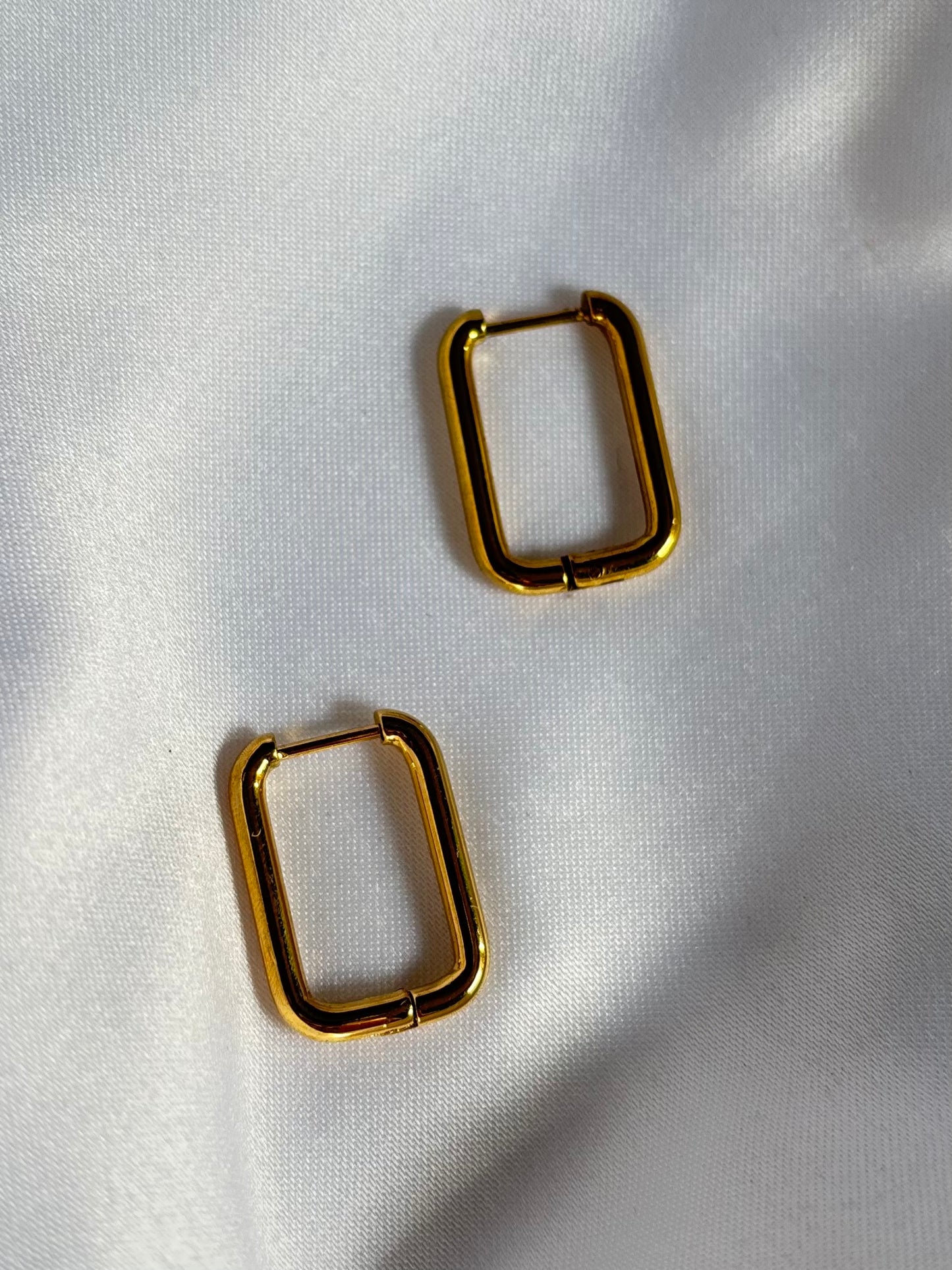 Essential square hoops