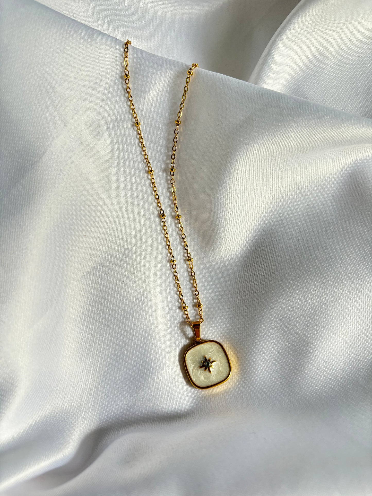 Emil necklace