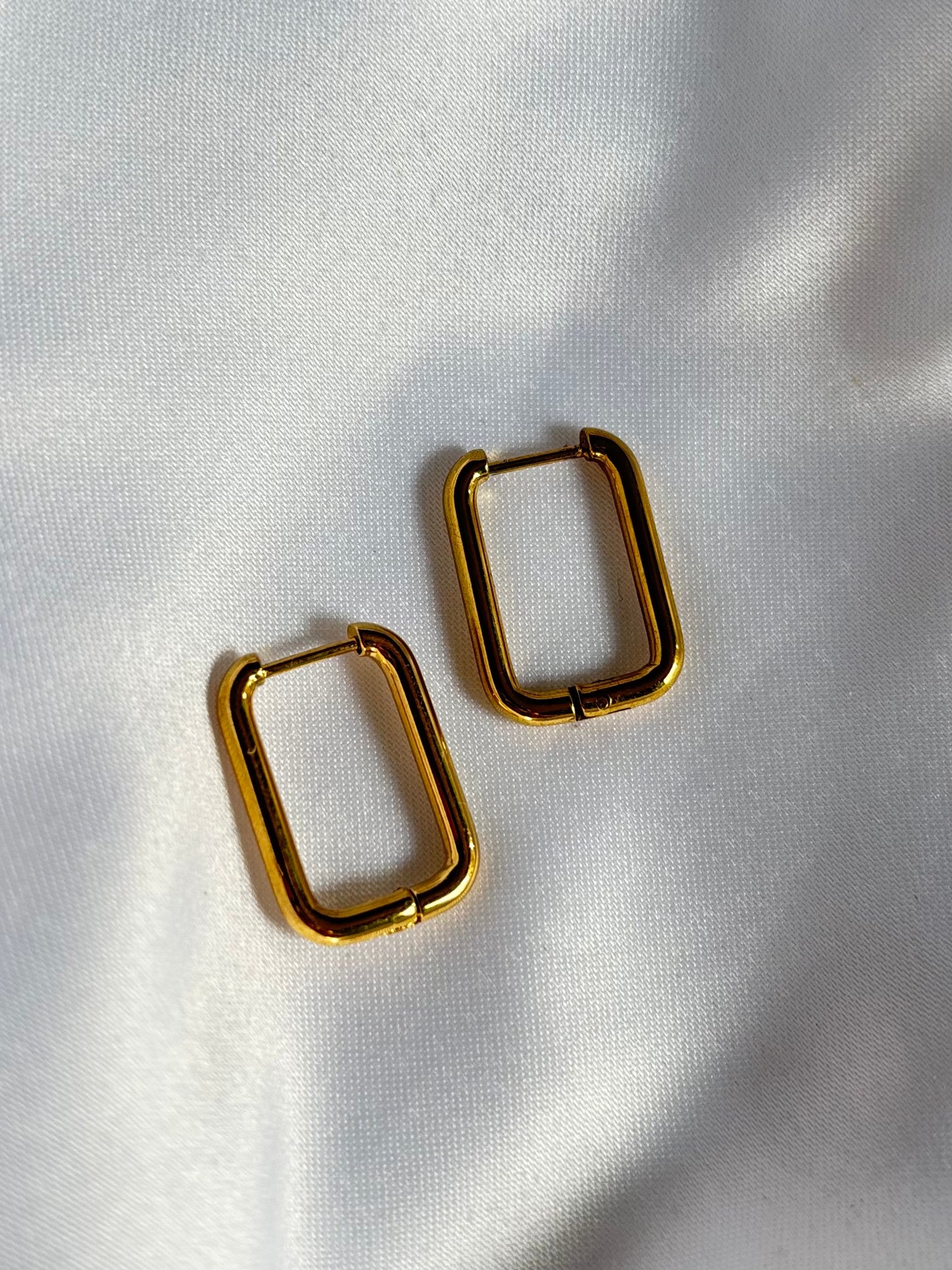 Essential square hoops